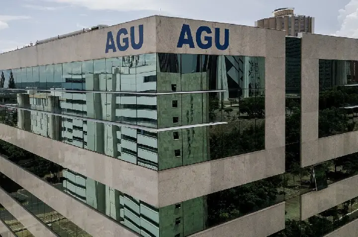 AGU pede suspensão imediata do afastamento de diretor-geral da PF