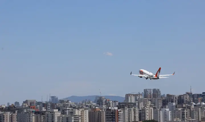 Anac estabelece regras mais restritivas para aviação em Congonhas (SP)