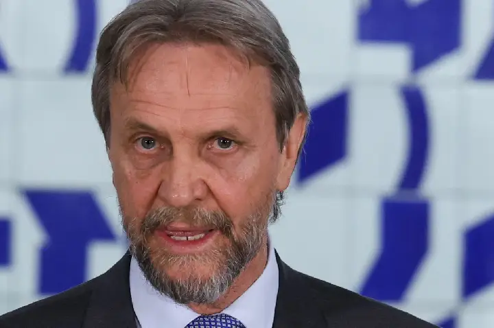 Após AVC isquêmico, líder do PT na Câmara continua internado