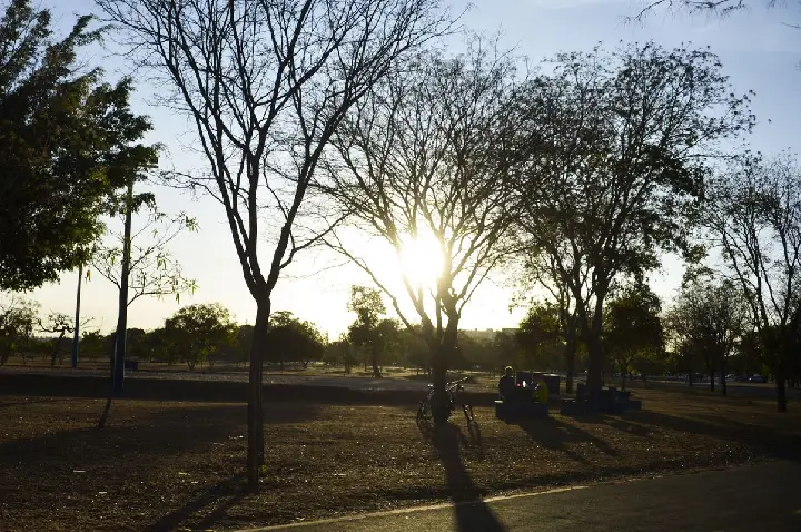 Calor e chuva persistem em grande parte do país
