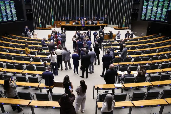 Câmara pode votar programa para pessoas com epilepsia e outras propostas nesta quinta-feira