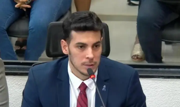 CHARLES DA EDUCAÇÃO SE MANIFESTA CONTRA RETIRADA DE 15 MÉDICOS E PEDE RECONSIDERAÇÃO EM VÁRZEA GRANDE