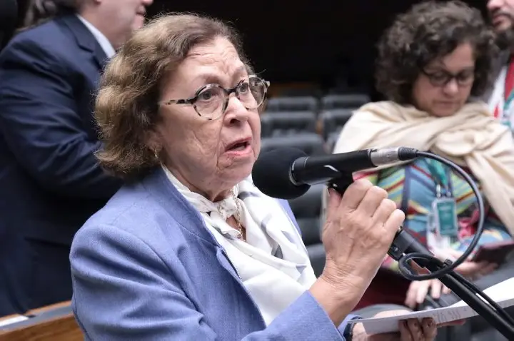Comissão aprova canais de atendimento 24 horas para mulheres vítimas de violência
