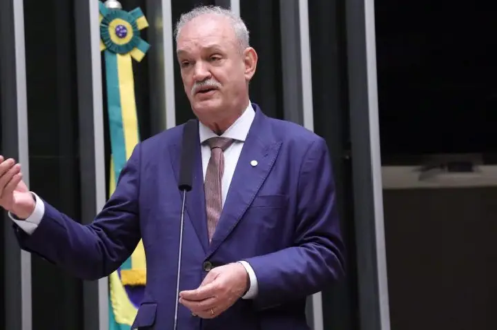 Comissão aprova diretrizes para ampliar acesso à psicoterapia para populações vulneráveis