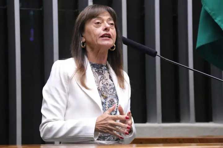 Comissão aprova proposta para uso do vale-cultura em compras pela internet