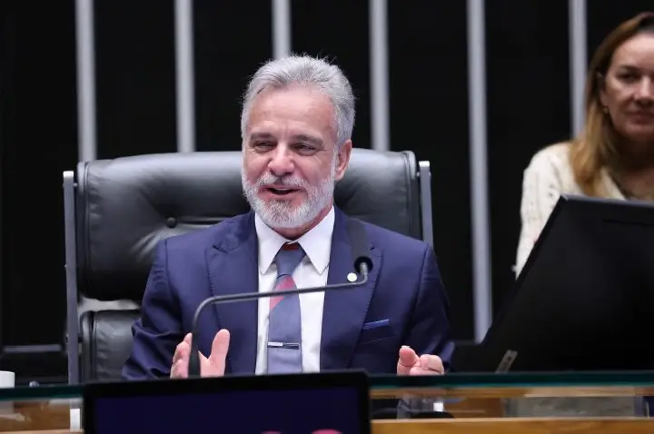 Comissão aprova regras para o uso de óculos inteligentes no trânsito