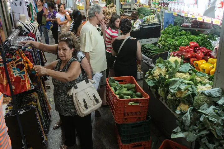 Cortes em auxílios sociais podem gerar retração em cidades do interior
