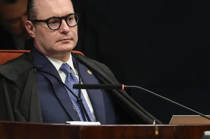 Dallagnol divulga sigilo fiscal de Zanin, que pede responsabilização