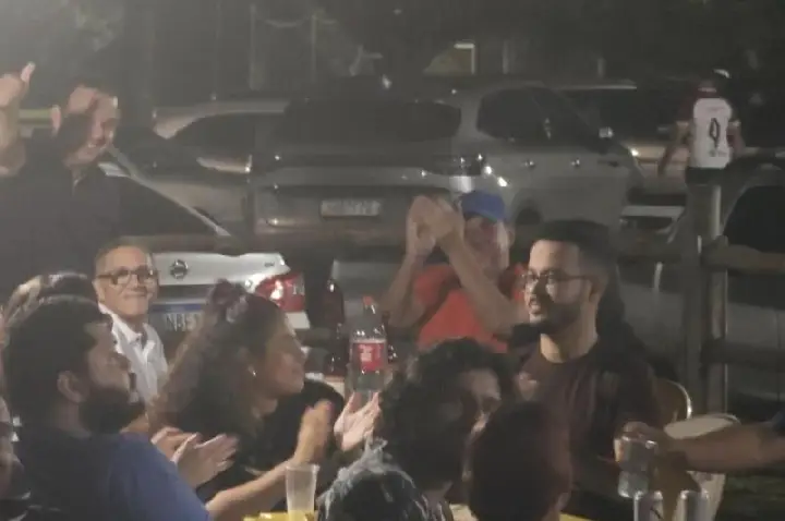 EM FESTA DE JORNALISTAS, SUB VIRA REI DA RESENHA EM VG