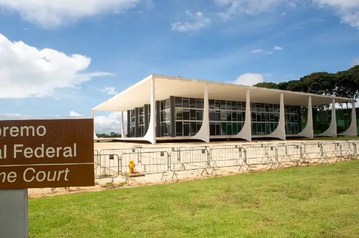 Ex-ministros do STF pedem apuração rigorosa da 