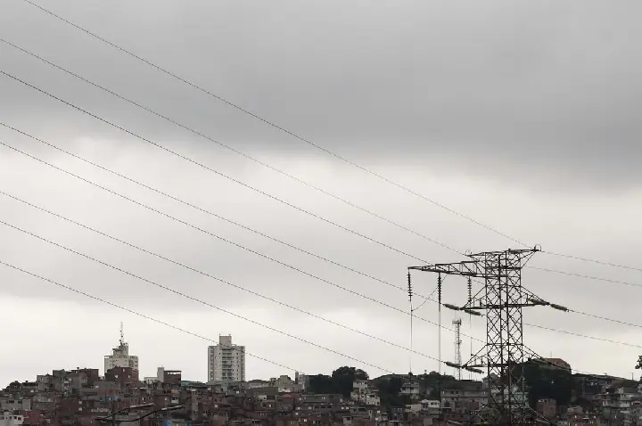 Fim de semana será de temporal no Sudeste e chuva intensa no Norte  