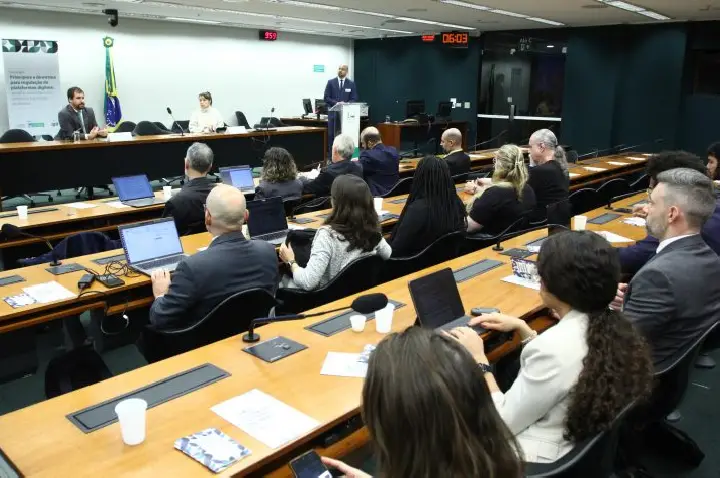 Governo defende regulação 