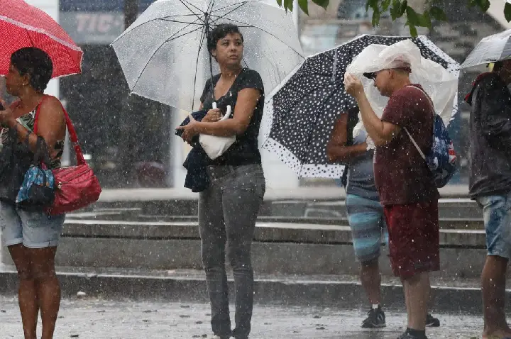 Inmet alerta para chuvas no Norte, Sudeste e Centro-Oeste