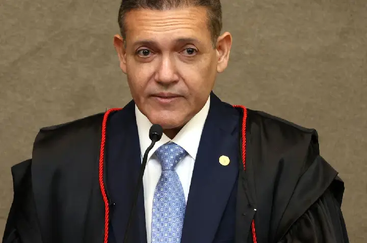 Kassio atende Flávio e suspende circulação de jornal de sindicato