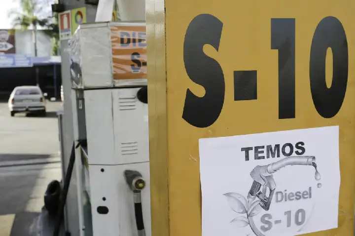 Pacote para conter alta dos combustíveis inclui subsídios e isenções