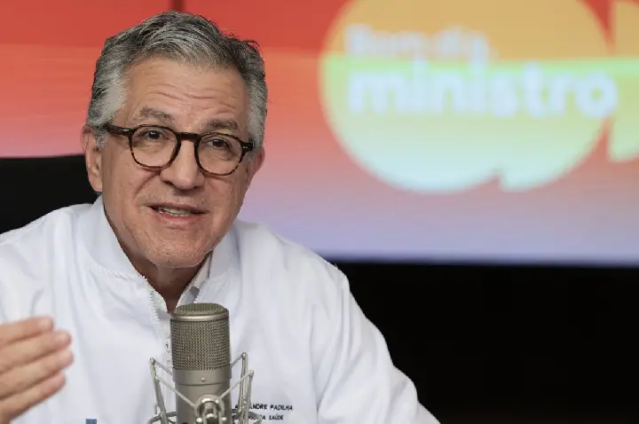 PF desmente Veja e Padilha aciona Justiça sobre fake news contra Lula