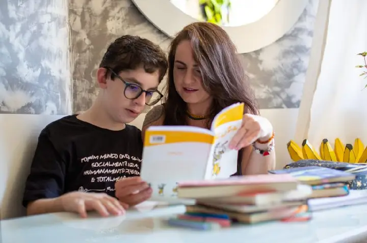 Projeto permite dedução integral do Imposto de Renda de gastos com educação de autistas