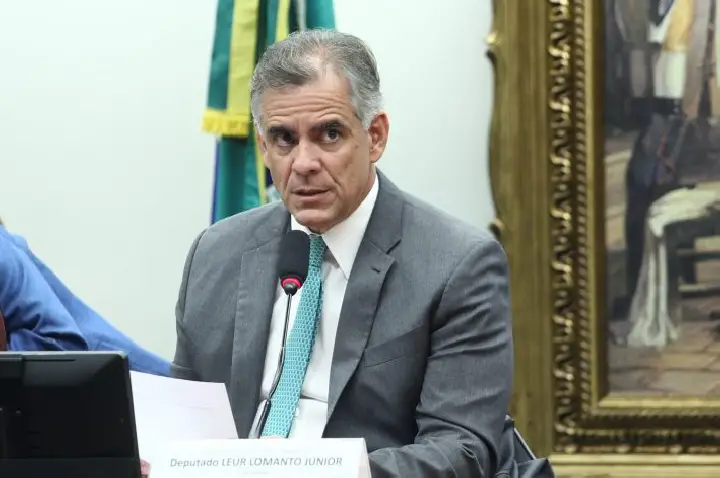 Projeto regulamenta registro digital de direitos sobre imóveis