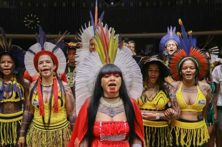 Sessão na Câmara homenageia 22ª edição do Acampamento Terra Livre