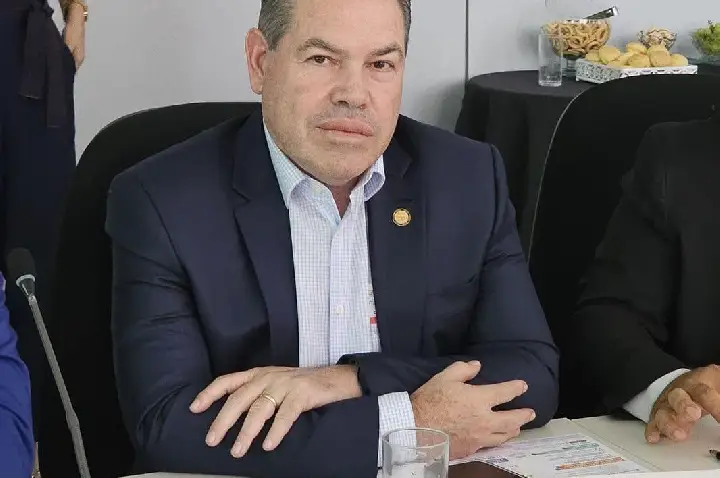 TJMT suspende afastamento e mantém Silvio Fidelis na Secretaria de Governo de VG
