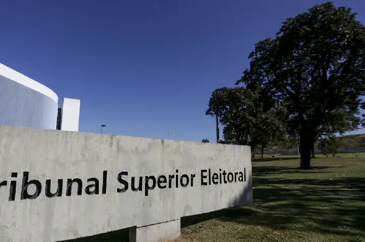 TSE manda suspender site que oferece criptomoedas por apoio a Flávio