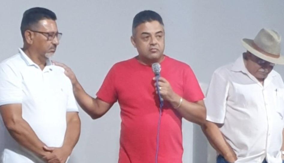 Zenildo encurrala prefeito Souza: 'Não dá acender vela para dois santos'