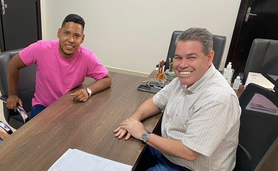 Diálogo Promissor: Secretário Silvio Fidelis recebe a visita do Conselheiro Tutelar Samuel Matheus