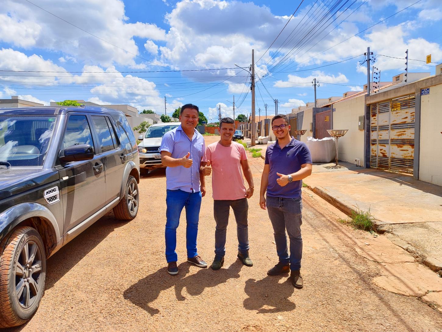 Vice-prefeito e sub-secretário  atendem demandas em Várzea Grande sob sol escaldante