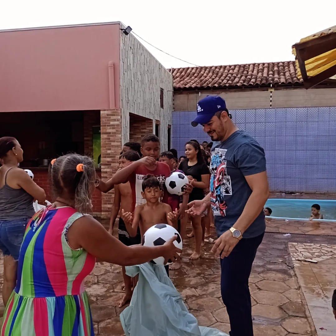 Lázaro Silva e AMIGOS realizam Dia das Crianças com mais de 600 brinquedos em Várzea Grande