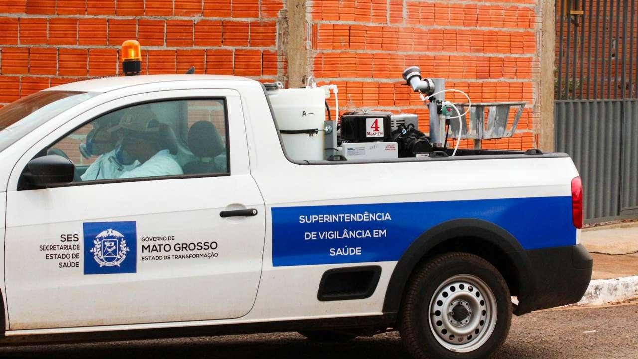 Fumacê começa a circular em Várzea Grande para combater mosquito da dengue