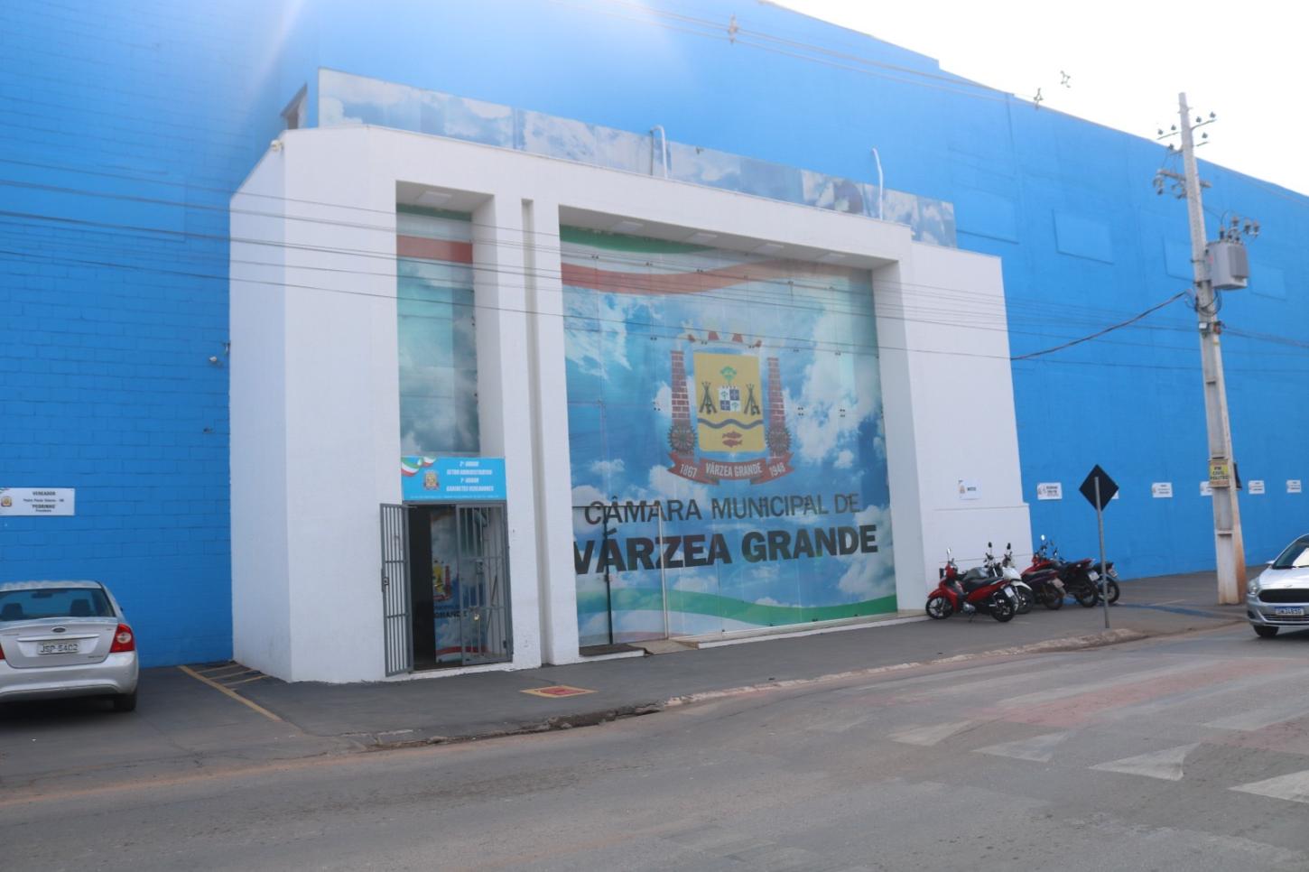 MPE vê inconstitucionalidade em lei da Câmara que exige diploma para cargos