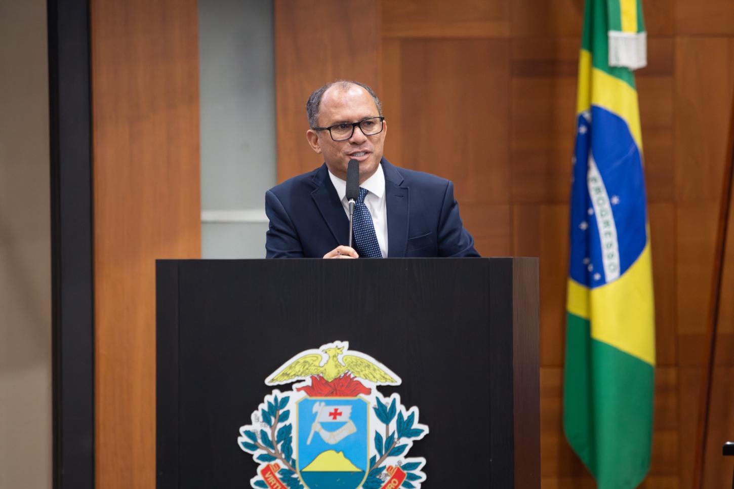 Lei de Fabinho cria medidas para proteger população do calor extremo em MT
