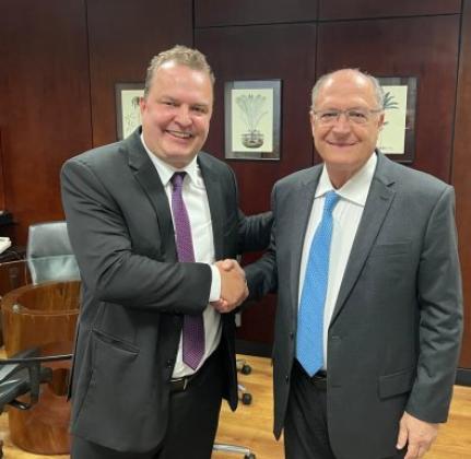 Alckmin reage com bom humor a possível saída de Max Russi do PSB