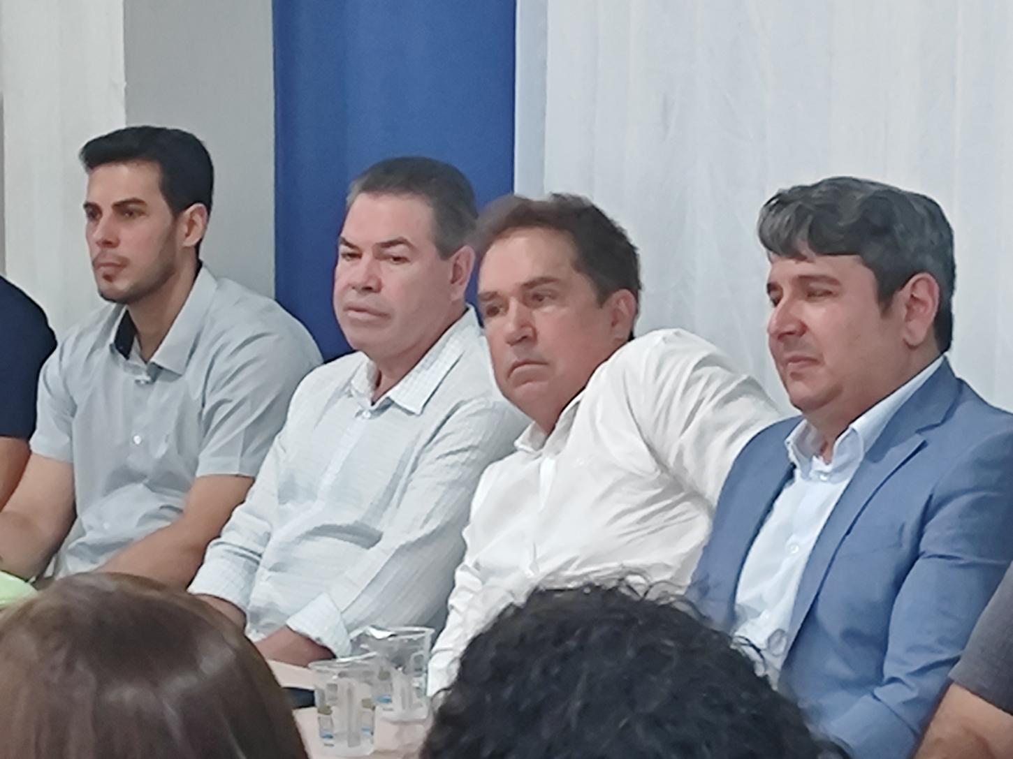 IGOR CUNHA ADOTA DISCURSO DIPLOMÁTICO, MAS DEIXA RECADO NAS ENTRELINHAS