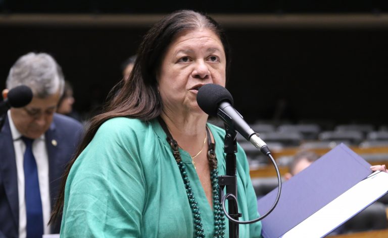 Comissão do Esporte aprova uso de fundo federal para a compra de ingressos para pessoas vulneráveis