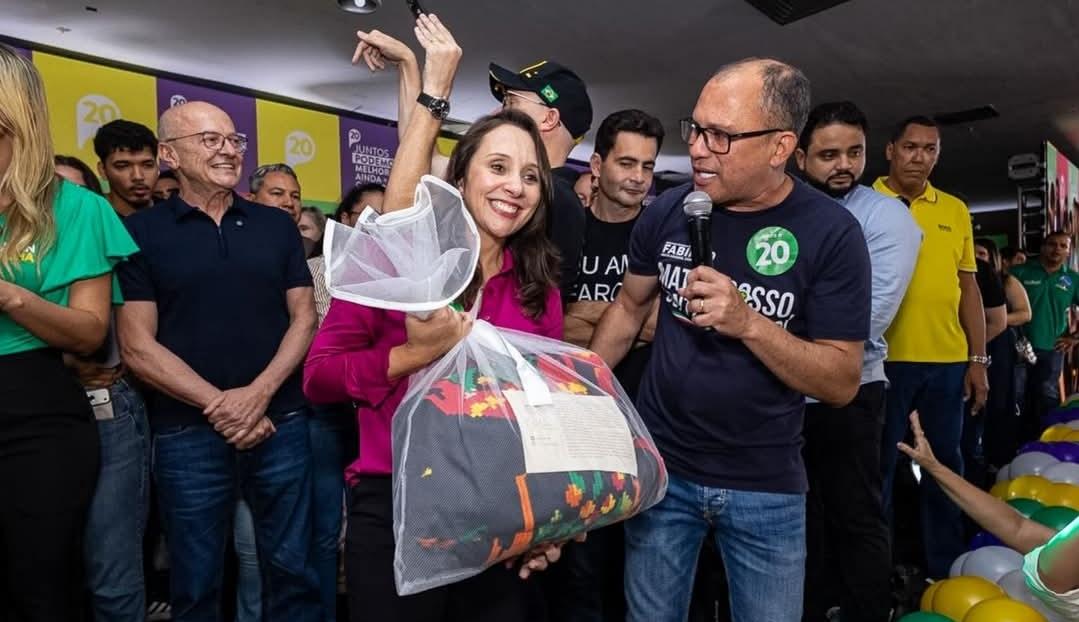 FABINHO MUDA DE PARTIDO E SEGUE RUMO À DIREITA NO PODEMOS