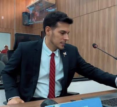 DENÚNCIA DE CHARLES CONTRA O CHEFE DO LEGISLATIVO EXPÕE SUPOSTAS IRREGULARIDADES