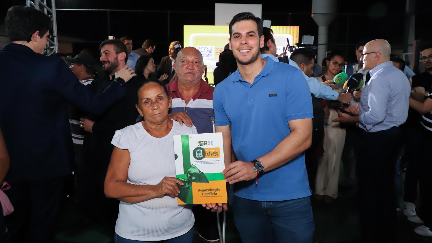 CHARLES DA EDUCAÇÃO PARTICIPA DA ENTREGA DE TÍTULOS E CELEBRA SONHO DE FAMÍLIAS DO JARDIM MANAÍRA